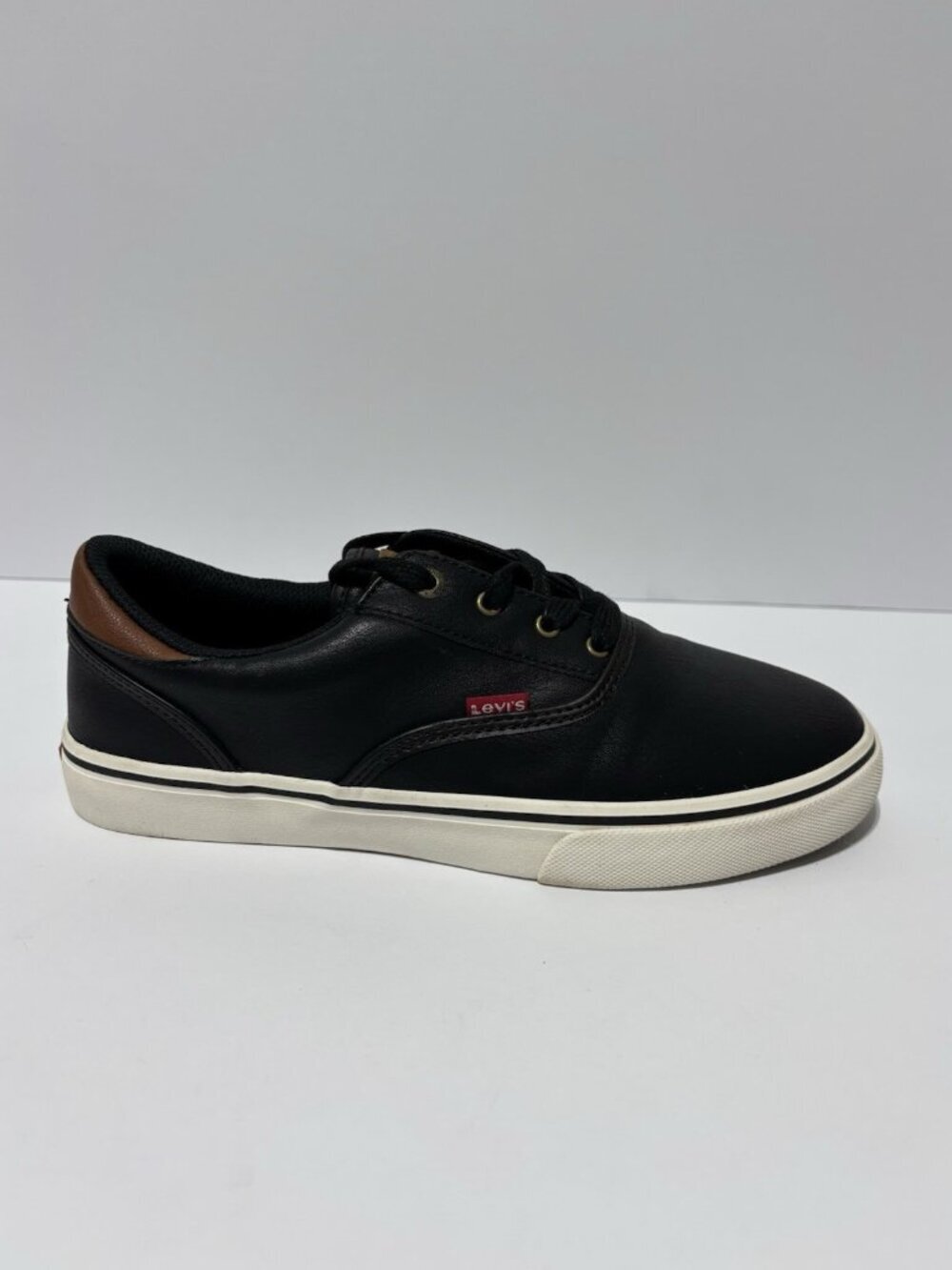 Levi’s Big Kids’ Ethan Black Lace-Up Sneakers, Boys’ Size 6 M